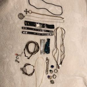 🌸5/$15 bundle🌸 Jewelry bundle